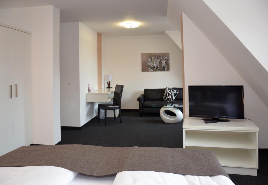 Hotel Zum Brunnen Friedberg  Δωμάτιο φωτογραφία