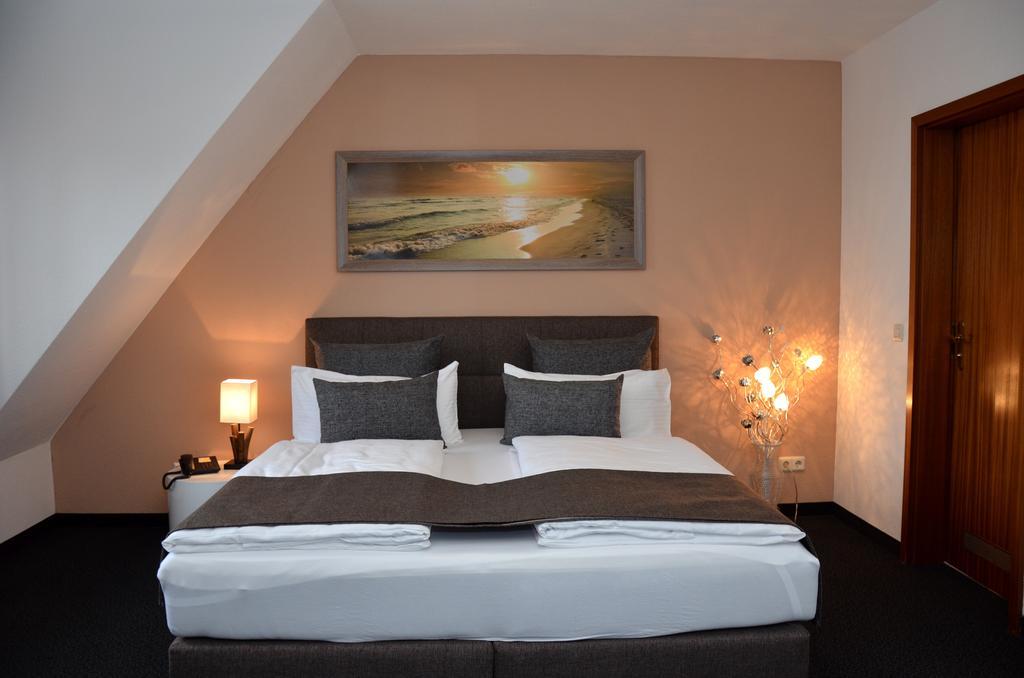 Hotel Zum Brunnen Friedberg  Δωμάτιο φωτογραφία