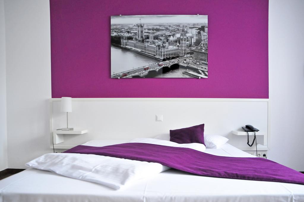Hotel Zum Brunnen Friedberg  Δωμάτιο φωτογραφία