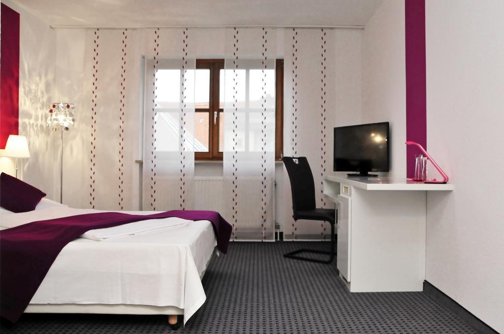 Hotel Zum Brunnen Friedberg  Εξωτερικό φωτογραφία